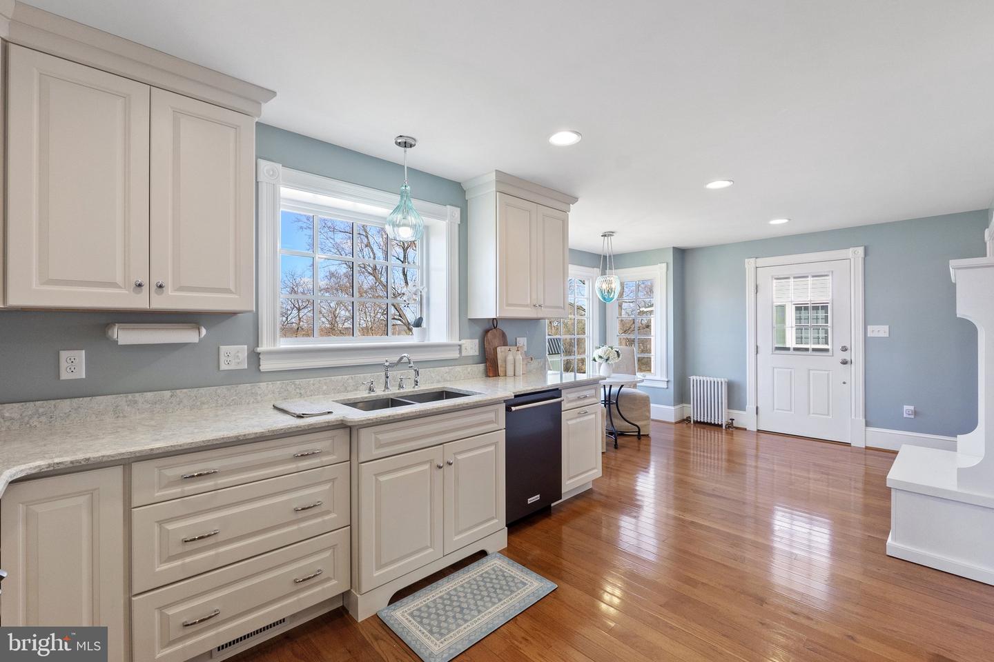 1521 N ROYAL AVE, FRONT ROYAL, Virginia 22630, 7 Bedrooms Bedrooms, ,3 BathroomsBathrooms,Residential,For sale,1521 N ROYAL AVE,VAWR2010612 MLS # VAWR2010612