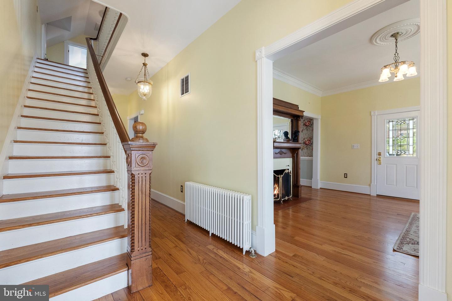1521 N ROYAL AVE, FRONT ROYAL, Virginia 22630, 7 Bedrooms Bedrooms, ,3 BathroomsBathrooms,Residential,For sale,1521 N ROYAL AVE,VAWR2010612 MLS # VAWR2010612