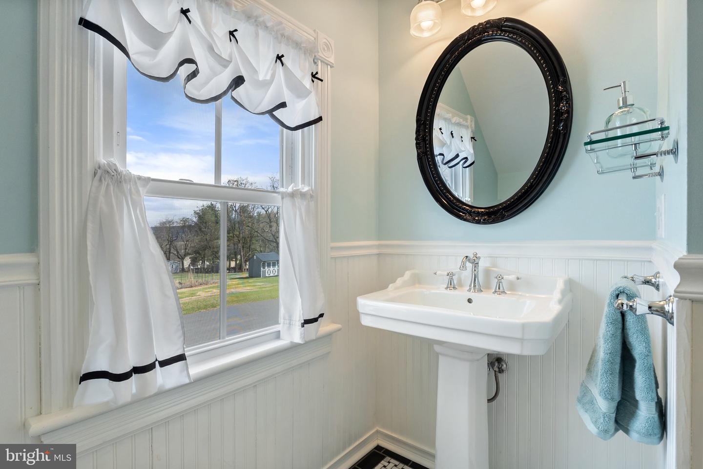 1521 N ROYAL AVE, FRONT ROYAL, Virginia 22630, 7 Bedrooms Bedrooms, ,3 BathroomsBathrooms,Residential,For sale,1521 N ROYAL AVE,VAWR2010612 MLS # VAWR2010612