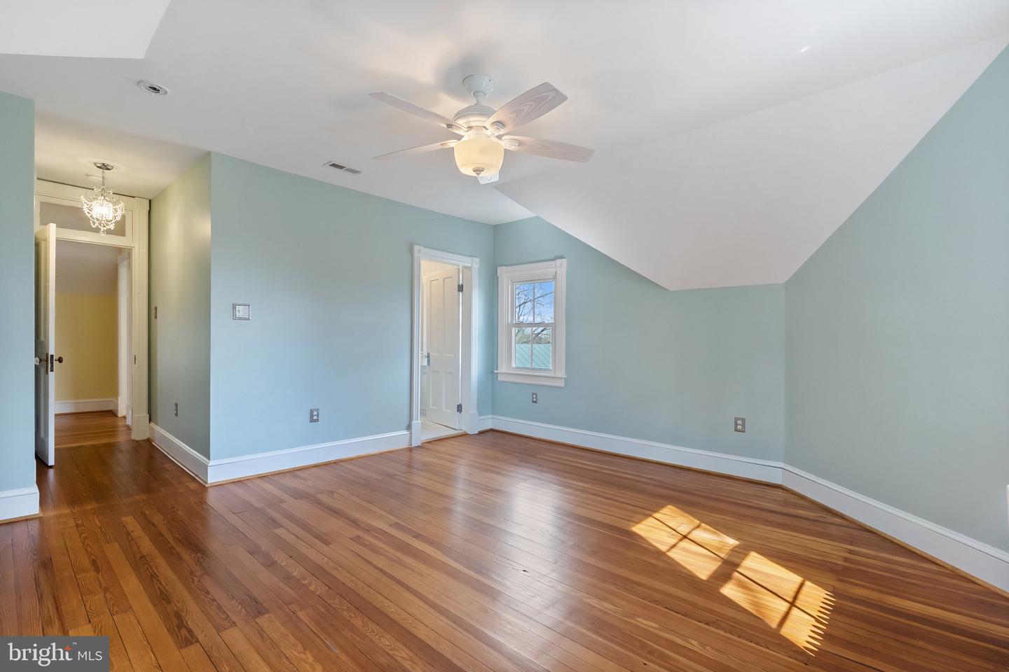 1521 N ROYAL AVE, FRONT ROYAL, Virginia 22630, 7 Bedrooms Bedrooms, ,3 BathroomsBathrooms,Residential,For sale,1521 N ROYAL AVE,VAWR2010612 MLS # VAWR2010612