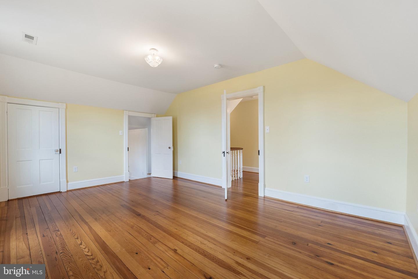 1521 N ROYAL AVE, FRONT ROYAL, Virginia 22630, 7 Bedrooms Bedrooms, ,3 BathroomsBathrooms,Residential,For sale,1521 N ROYAL AVE,VAWR2010612 MLS # VAWR2010612