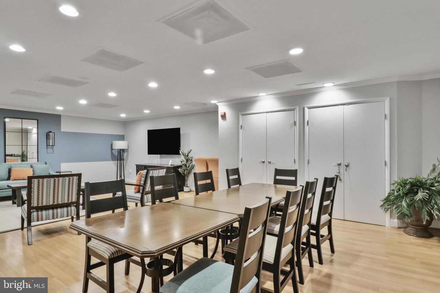 1225 MARTHA CUSTIS DR #720, ALEXANDRIA, Virginia 22302, 2 Bedrooms Bedrooms, ,2 BathroomsBathrooms,Residential,For sale,1225 MARTHA CUSTIS DR #720,VAAX2043778 MLS # VAAX2043778
