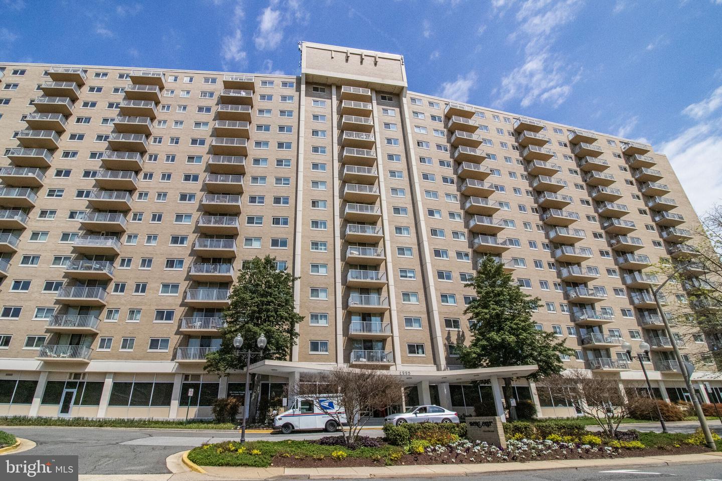 1225 MARTHA CUSTIS DR #720, ALEXANDRIA, Virginia 22302, 2 Bedrooms Bedrooms, ,2 BathroomsBathrooms,Residential,For sale,1225 MARTHA CUSTIS DR #720,VAAX2043778 MLS # VAAX2043778