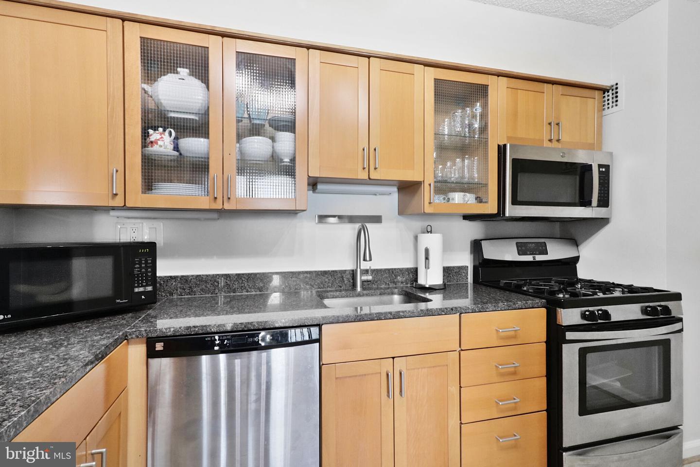1225 MARTHA CUSTIS DR #720, ALEXANDRIA, Virginia 22302, 2 Bedrooms Bedrooms, ,2 BathroomsBathrooms,Residential,For sale,1225 MARTHA CUSTIS DR #720,VAAX2043778 MLS # VAAX2043778