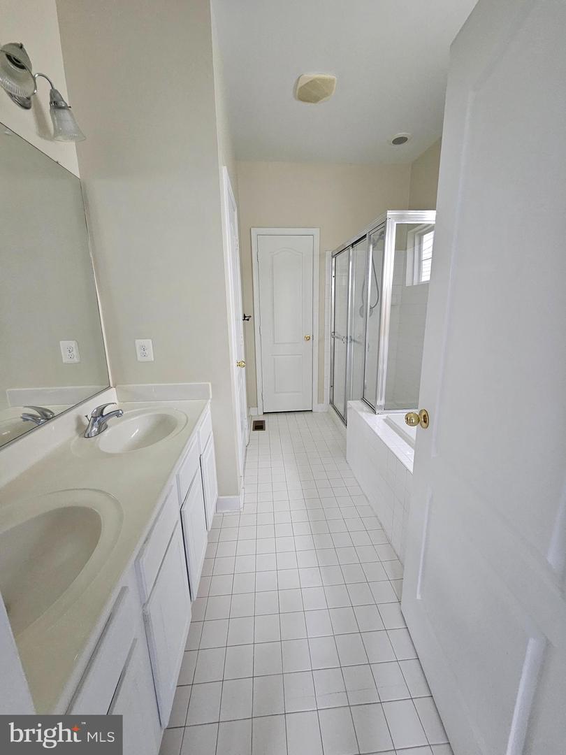 16502 BOBSTER CT, WOODBRIDGE, Virginia 22191, 4 Bedrooms Bedrooms, ,3 BathroomsBathrooms,Residential,For sale,16502 BOBSTER CT,VAPW2098582 MLS # VAPW2098582