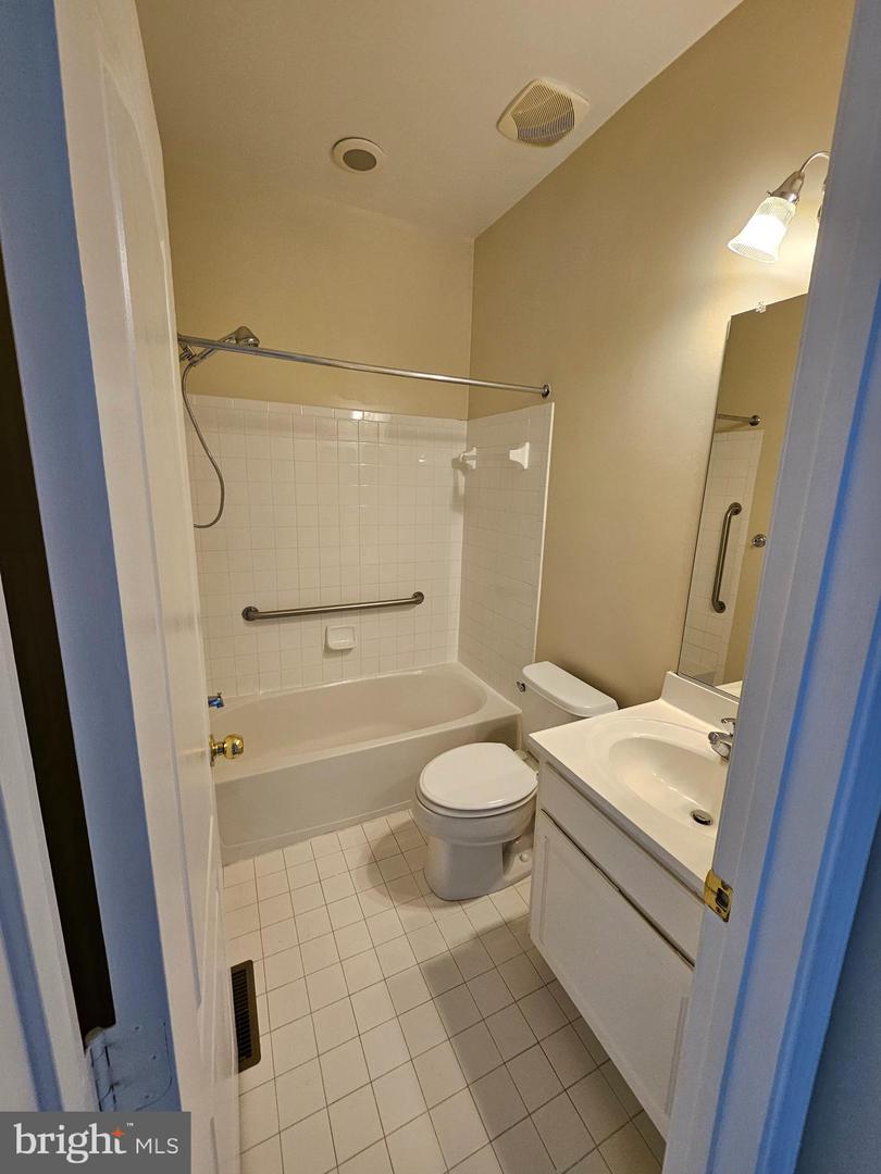 16502 BOBSTER CT, WOODBRIDGE, Virginia 22191, 4 Bedrooms Bedrooms, ,3 BathroomsBathrooms,Residential,For sale,16502 BOBSTER CT,VAPW2098582 MLS # VAPW2098582