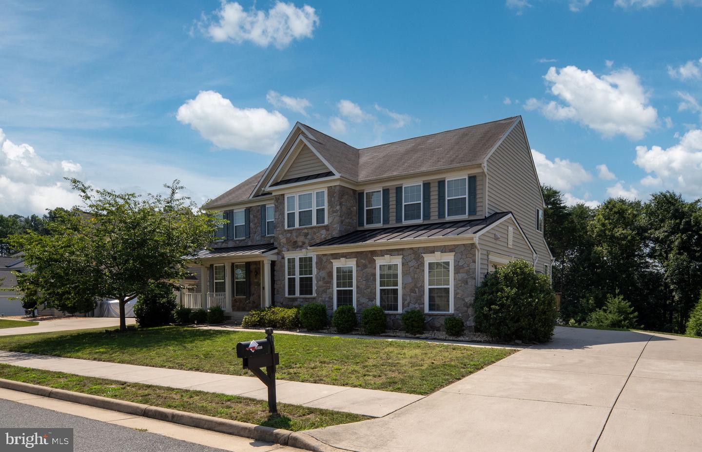 5506 SPRING BLUFF CT, FREDERICKSBURG, Virginia 22407, 5 Bedrooms Bedrooms, ,4 BathroomsBathrooms,Residential,For sale,5506 SPRING BLUFF CT,VASP2034544 MLS # VASP2034544