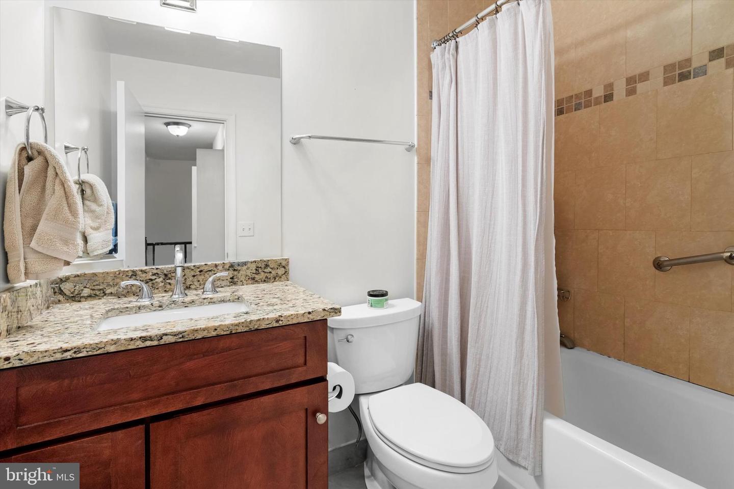 4207 11TH ST N #1, ARLINGTON, Virginia 22201, 3 Bedrooms Bedrooms, ,2 BathroomsBathrooms,Residential,For sale,4207 11TH ST N #1,VAAR2061540 MLS # VAAR2061540