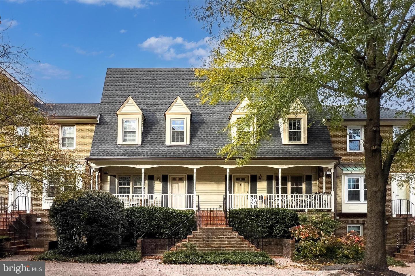 4207 11TH ST N #1, ARLINGTON, Virginia 22201, 3 Bedrooms Bedrooms, ,2 BathroomsBathrooms,Residential,For sale,4207 11TH ST N #1,VAAR2061540 MLS # VAAR2061540