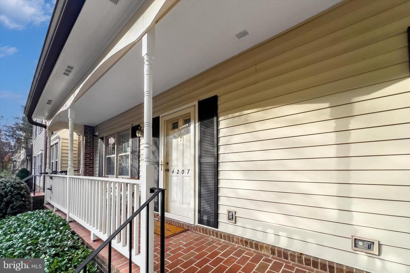 4207 11TH ST N #1, ARLINGTON, Virginia 22201, 3 Bedrooms Bedrooms, ,2 BathroomsBathrooms,Residential,For sale,4207 11TH ST N #1,VAAR2061540 MLS # VAAR2061540