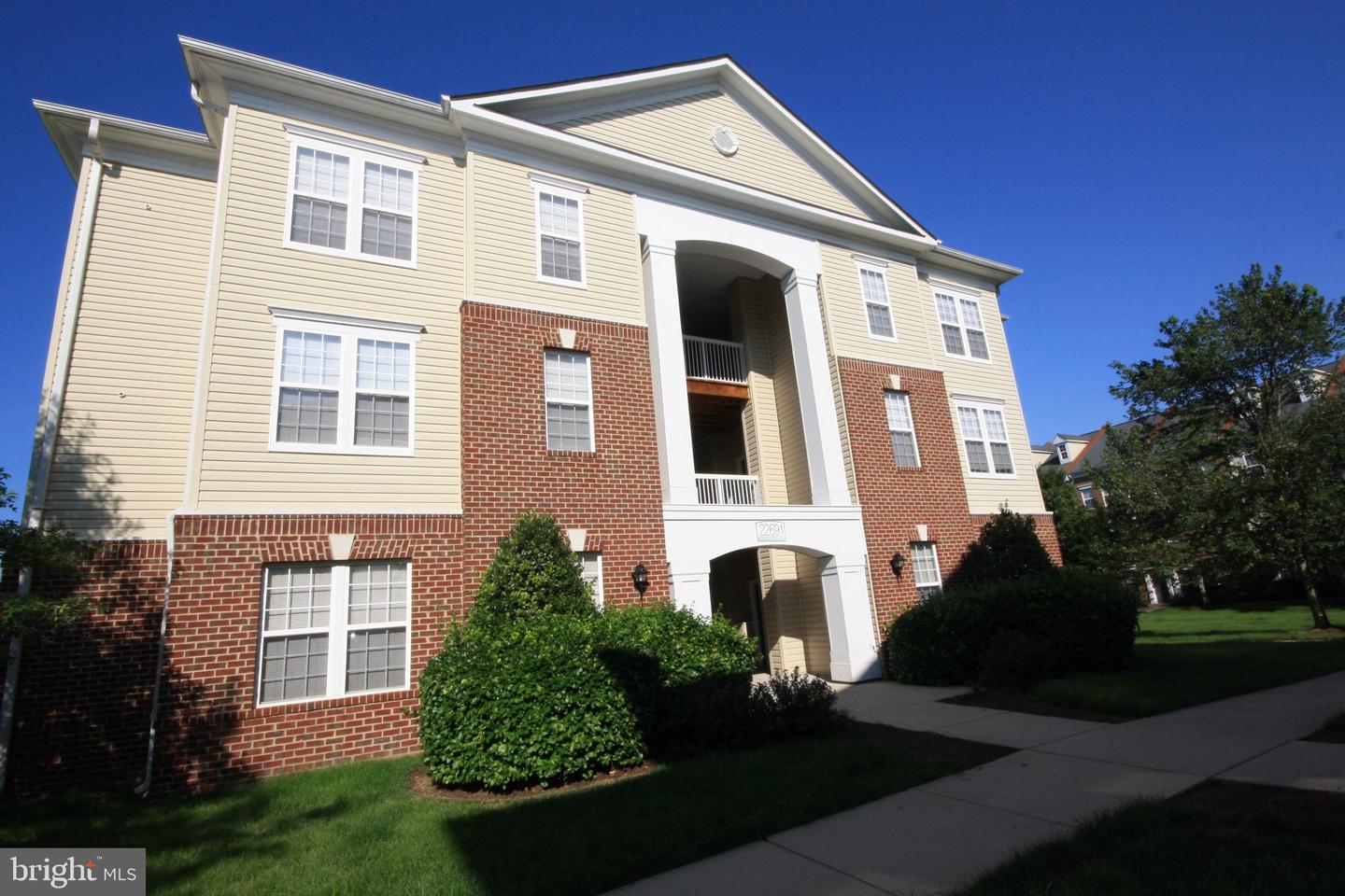 22691 BLUE ELDER TER #204, BRAMBLETON, Virginia 20148, 1 Bedroom Bedrooms, 2 Rooms Rooms,1 BathroomBathrooms,Residential,For sale,22691 BLUE ELDER TER #204,VALO2103468 MLS # VALO2103468