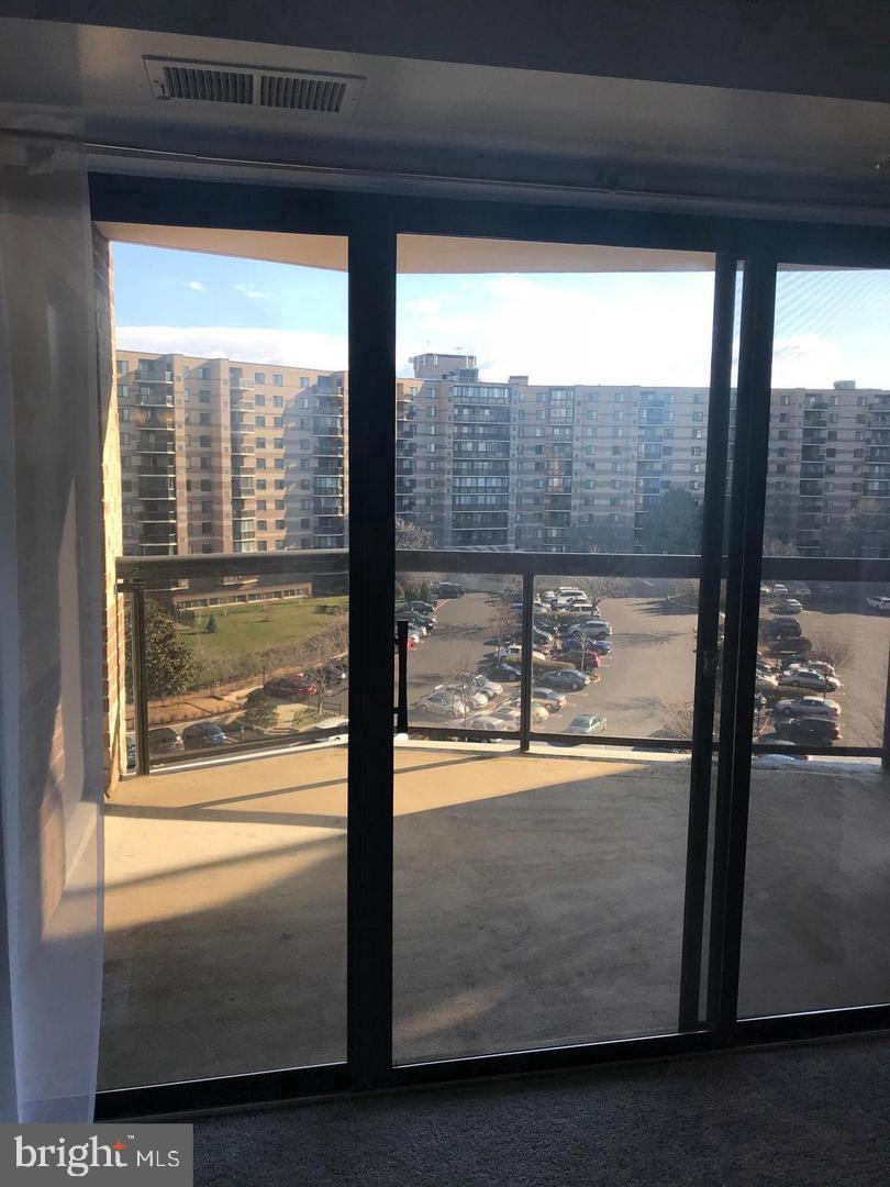 8360 GREENSBORO DR #817, MCLEAN, Virginia 22102, 2 Bedrooms Bedrooms, ,2 BathroomsBathrooms,Residential,For sale,8360 GREENSBORO DR #817,VAFX2258490 MLS # VAFX2258490