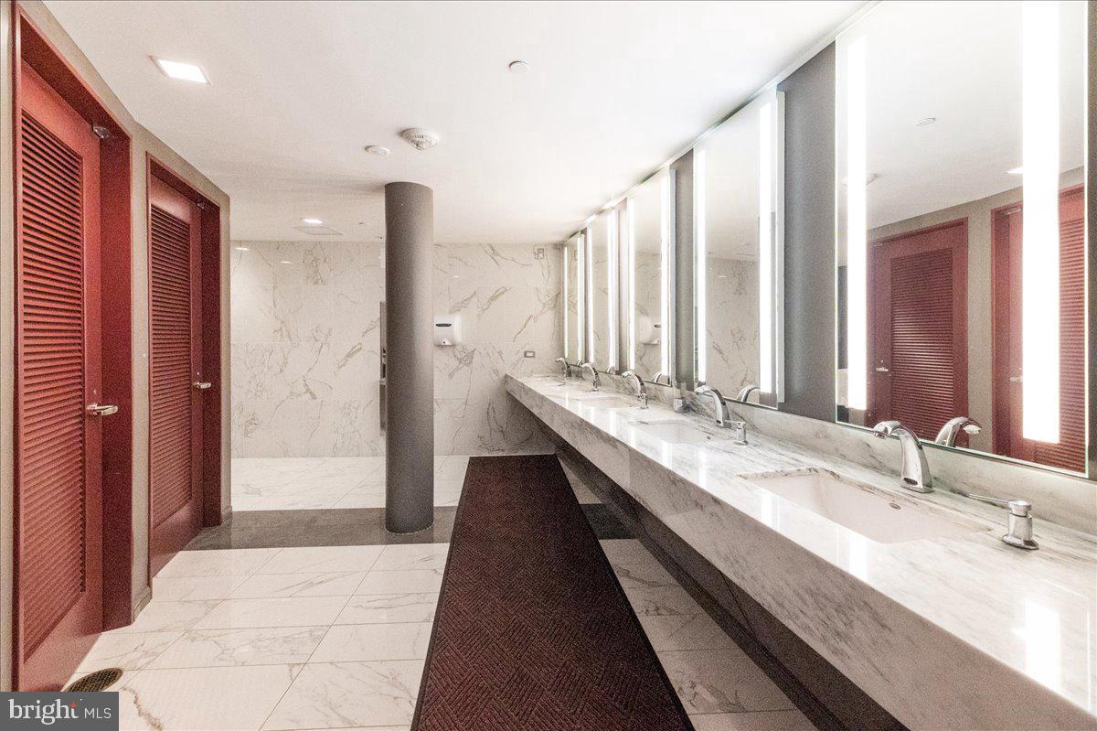 8360 GREENSBORO DR #817, MCLEAN, Virginia 22102, 2 Bedrooms Bedrooms, ,2 BathroomsBathrooms,Residential,For sale,8360 GREENSBORO DR #817,VAFX2258490 MLS # VAFX2258490
