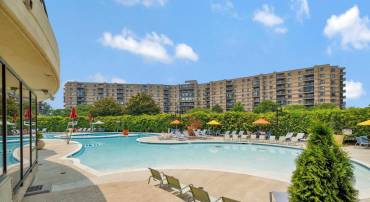 8360 GREENSBORO DR #817, MCLEAN, Virginia 22102, 2 Bedrooms Bedrooms, ,2 BathroomsBathrooms,Residential,For sale,8360 GREENSBORO DR #817,VAFX2258490 MLS # VAFX2258490