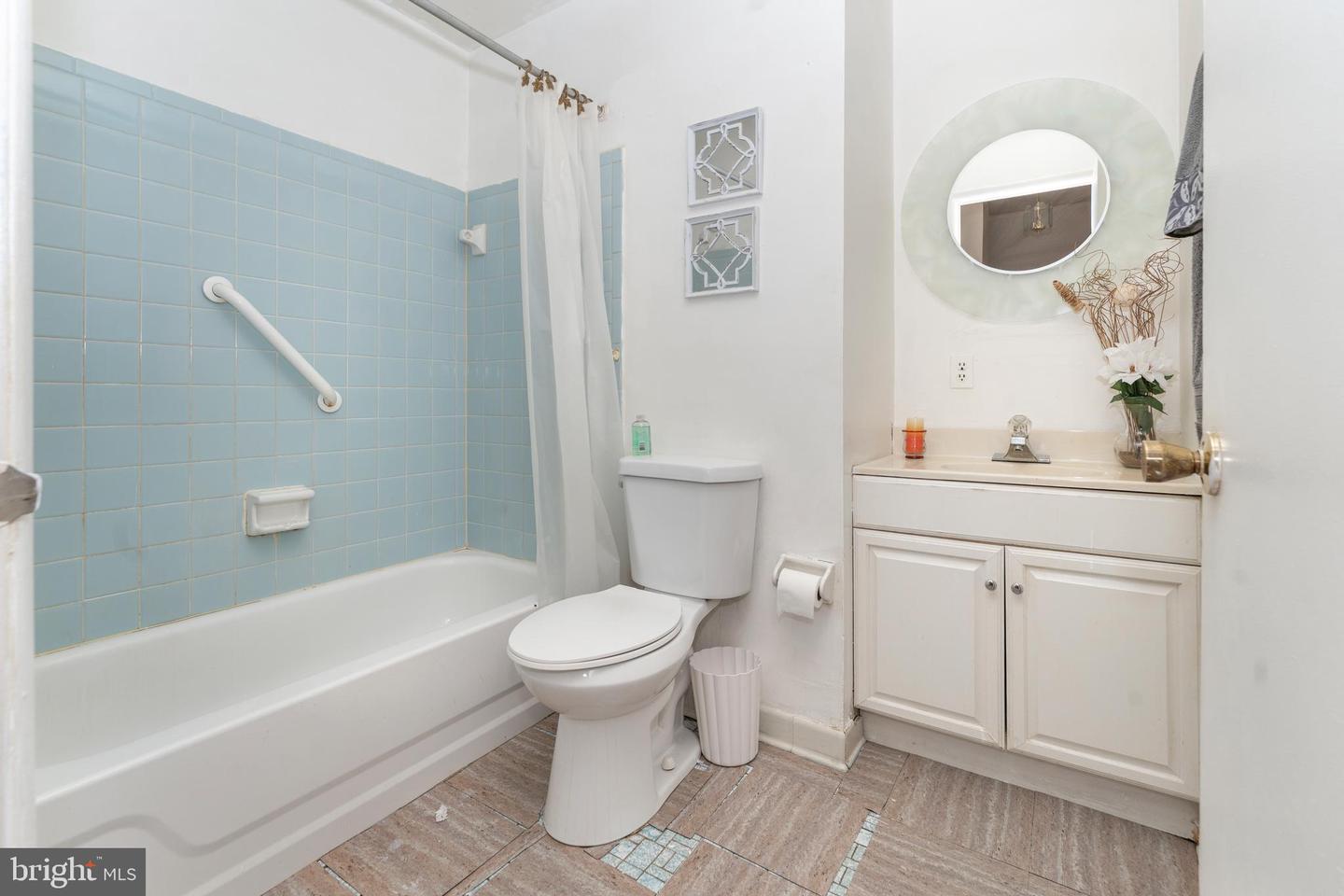 1643 11TH PL NE, WASHINGTON, District Of Columbia 20002, 4 Bedrooms Bedrooms, ,2 BathroomsBathrooms,Residential,For sale,1643 11TH PL NE,DCDC2191554 MLS # DCDC2191554