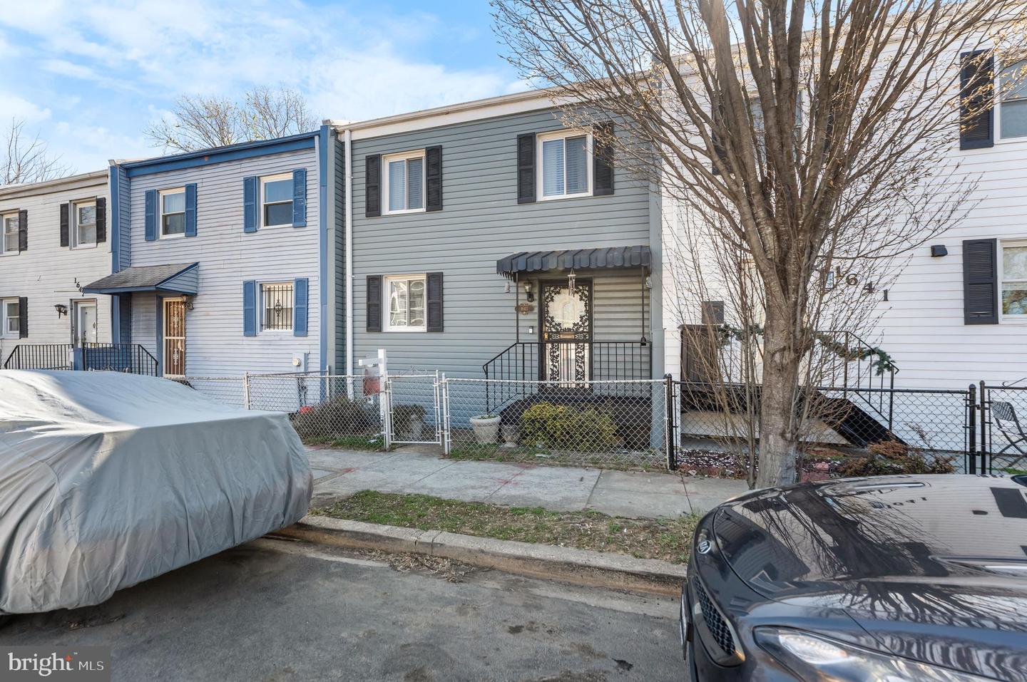 1643 11TH PL NE, WASHINGTON, District Of Columbia 20002, 4 Bedrooms Bedrooms, ,2 BathroomsBathrooms,Residential,For sale,1643 11TH PL NE,DCDC2191554 MLS # DCDC2191554