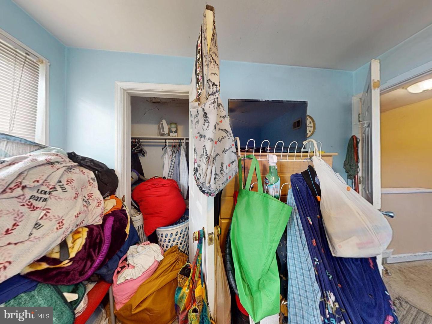 3730 EDISON ST, ALEXANDRIA, Virginia 22305, 3 Bedrooms Bedrooms, ,1 BathroomBathrooms,Residential,For sale,3730 EDISON ST,VAAX2047582 MLS # VAAX2047582