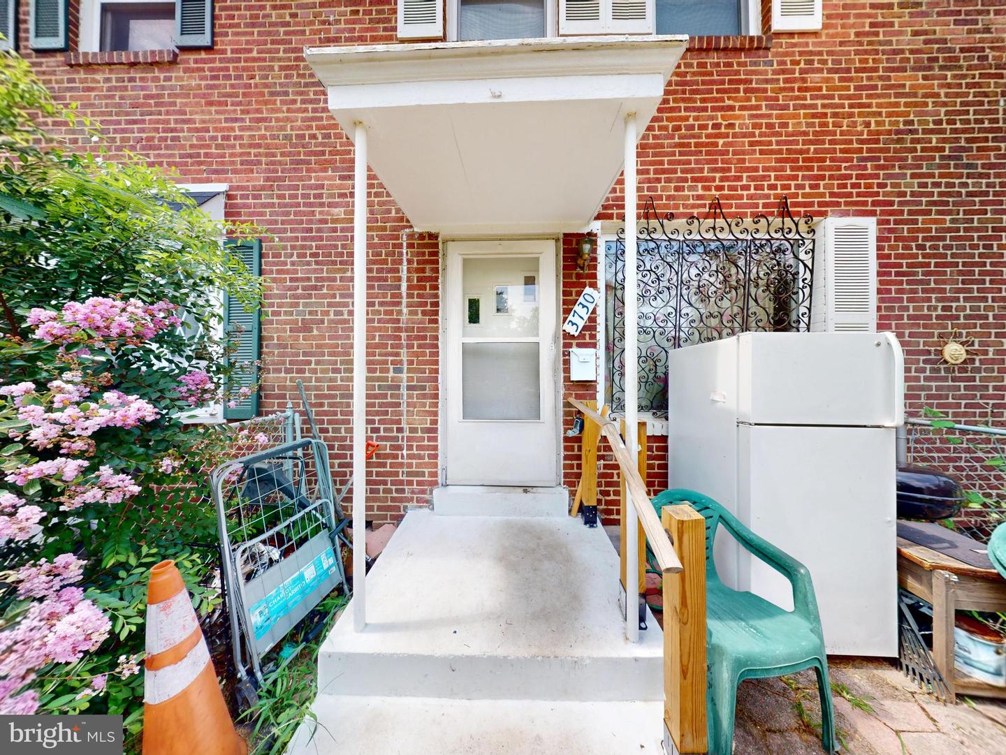 3730 EDISON ST, ALEXANDRIA, Virginia 22305, 3 Bedrooms Bedrooms, ,1 BathroomBathrooms,Residential,For sale,3730 EDISON ST,VAAX2047582 MLS # VAAX2047582