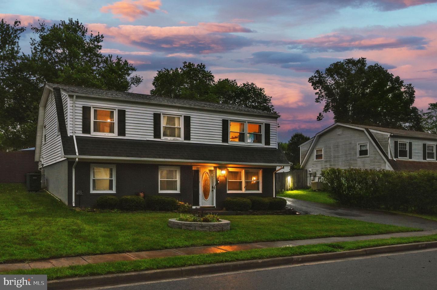 13005 KERRYDALE RD, WOODBRIDGE, Virginia 22193, 4 Bedrooms Bedrooms, ,2 BathroomsBathrooms,Residential,For sale,13005 KERRYDALE RD,VAPW2099580 MLS # VAPW2099580