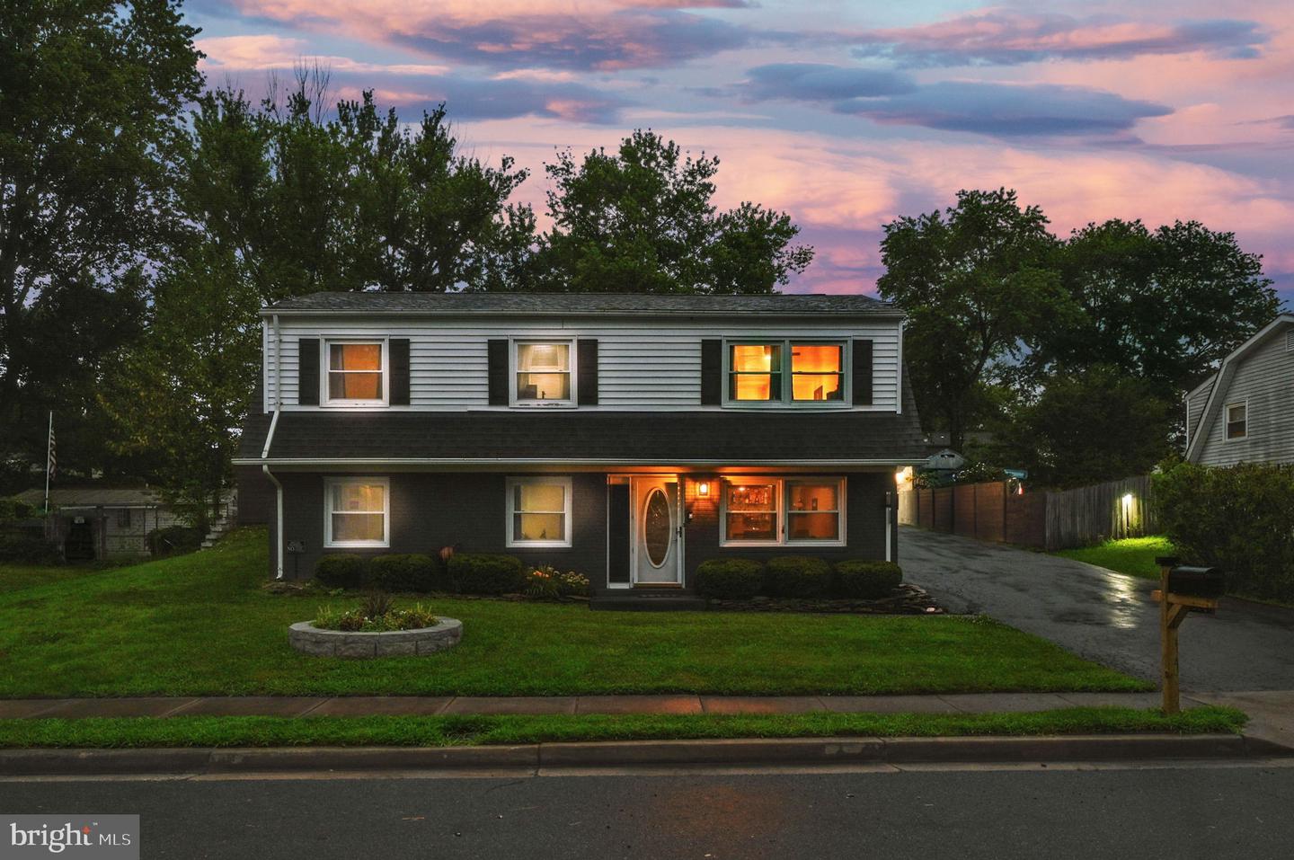 13005 KERRYDALE RD, WOODBRIDGE, Virginia 22193, 4 Bedrooms Bedrooms, ,2 BathroomsBathrooms,Residential,For sale,13005 KERRYDALE RD,VAPW2099580 MLS # VAPW2099580