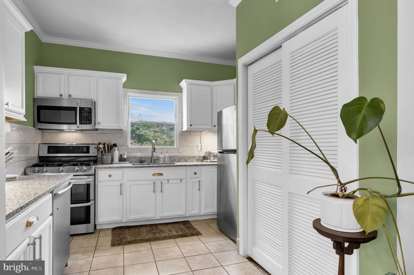 1526 GALES ST NE, WASHINGTON, District Of Columbia 20002, 2 Bedrooms Bedrooms, ,1 BathroomBathrooms,Residential,For sale,1526 GALES ST NE,DCDC2211108 MLS # DCDC2211108