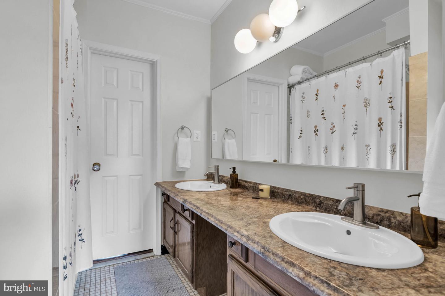 1526 GALES ST NE, WASHINGTON, District Of Columbia 20002, 2 Bedrooms Bedrooms, ,1 BathroomBathrooms,Residential,For sale,1526 GALES ST NE,DCDC2211108 MLS # DCDC2211108