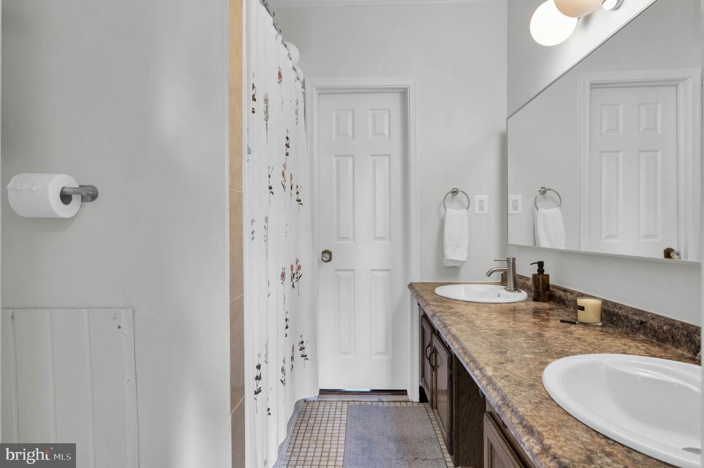 1526 GALES ST NE, WASHINGTON, District Of Columbia 20002, 2 Bedrooms Bedrooms, ,1 BathroomBathrooms,Residential,For sale,1526 GALES ST NE,DCDC2211108 MLS # DCDC2211108