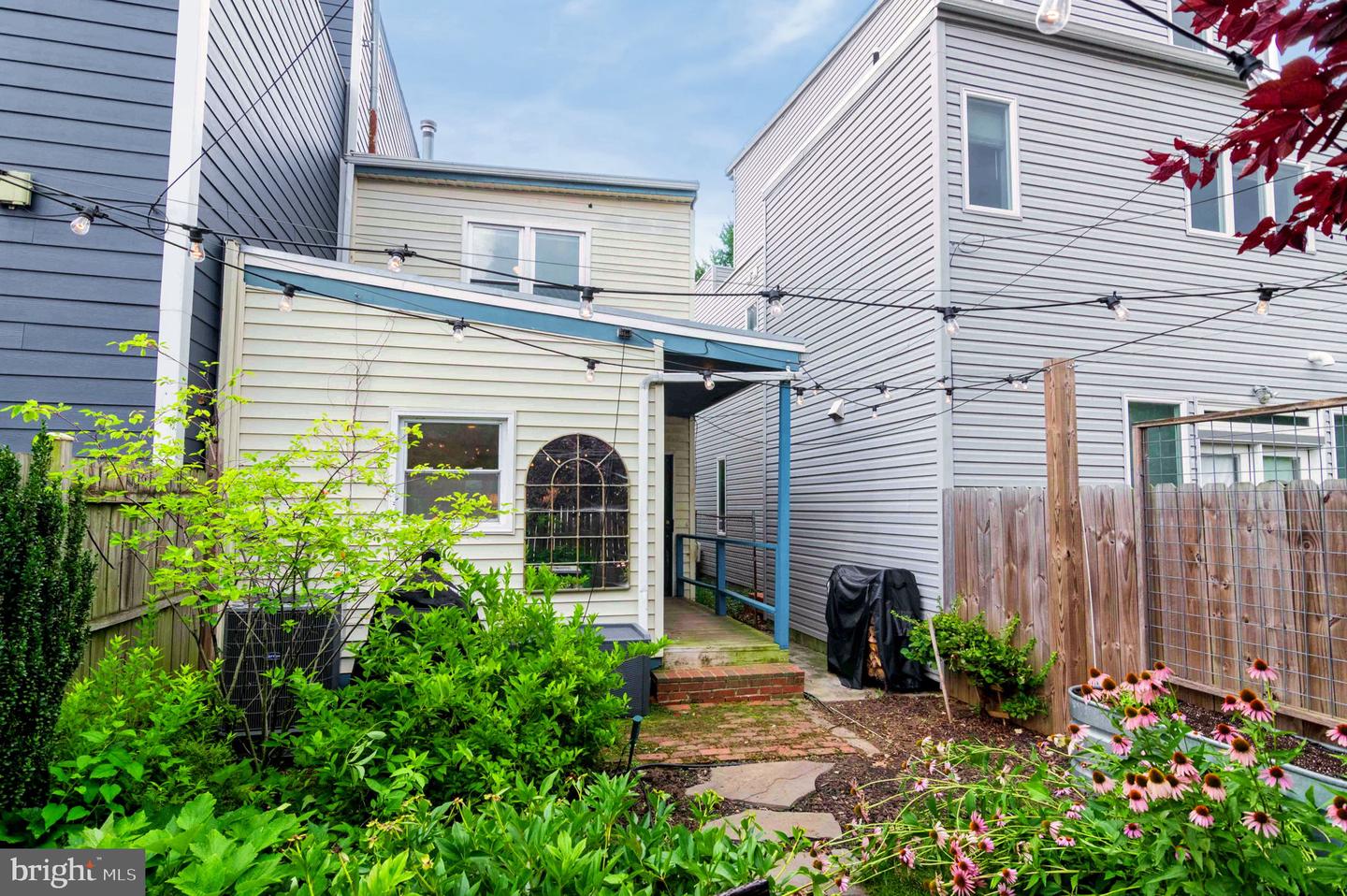 1526 GALES ST NE, WASHINGTON, District Of Columbia 20002, 2 Bedrooms Bedrooms, ,1 BathroomBathrooms,Residential,For sale,1526 GALES ST NE,DCDC2211108 MLS # DCDC2211108