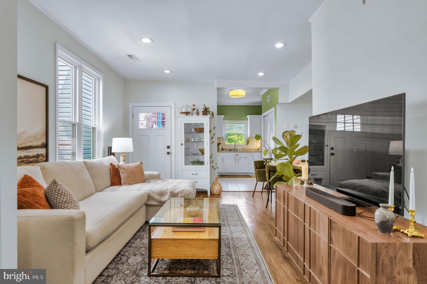 1526 GALES ST NE, WASHINGTON, District Of Columbia 20002, 2 Bedrooms Bedrooms, ,1 BathroomBathrooms,Residential,For sale,1526 GALES ST NE,DCDC2211108 MLS # DCDC2211108