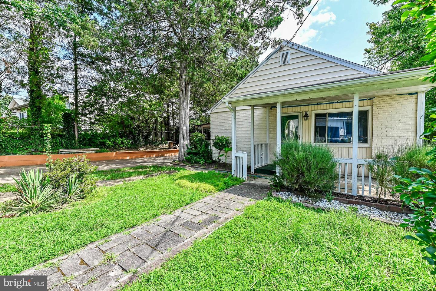 7421 HOWARD CT, FALLS CHURCH, Virginia 22043, 3 Bedrooms Bedrooms, ,1 BathroomBathrooms,Residential,For sale,7421 HOWARD CT,VAFX2257304 MLS # VAFX2257304