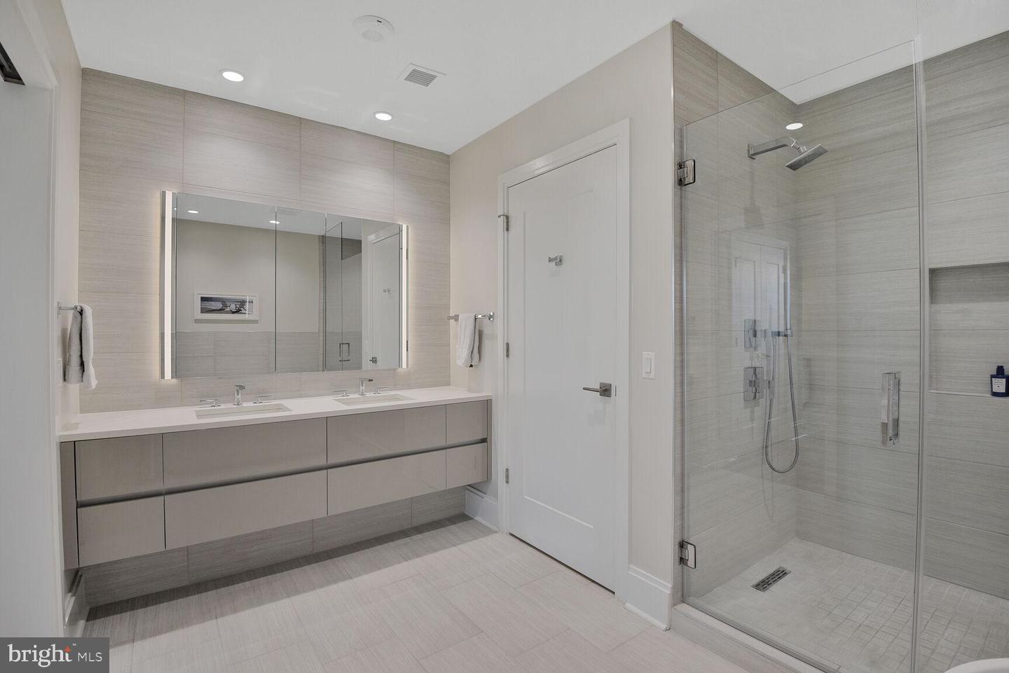 7887 JONES BRANCH DR #1004, MCLEAN, Virginia 22102, 2 Bedrooms Bedrooms, ,2 BathroomsBathrooms,Residential,For sale,7887 JONES BRANCH DR #1004,VAFX2257380 MLS # VAFX2257380