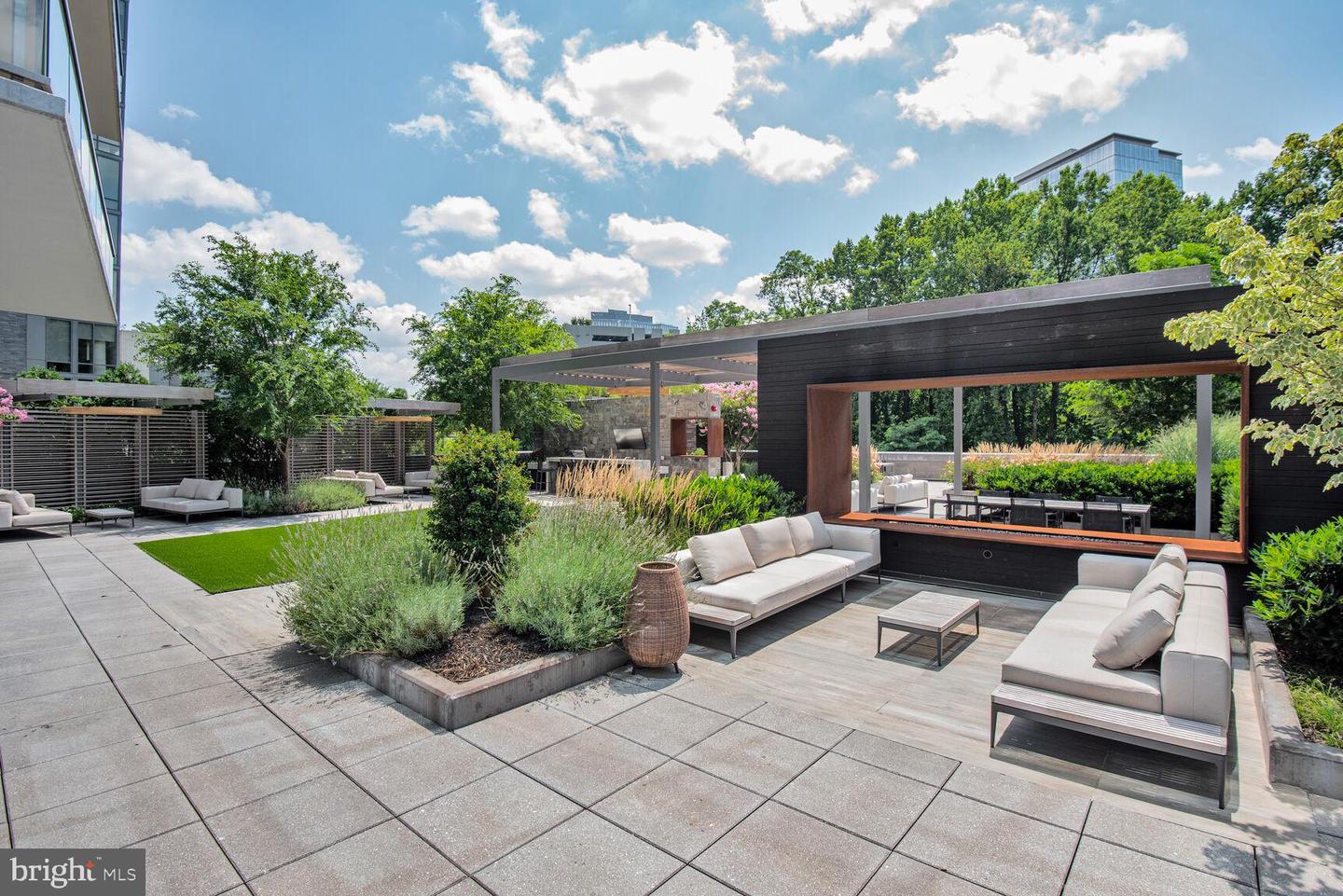 7887 JONES BRANCH DR #1004, MCLEAN, Virginia 22102, 2 Bedrooms Bedrooms, ,2 BathroomsBathrooms,Residential,For sale,7887 JONES BRANCH DR #1004,VAFX2257380 MLS # VAFX2257380
