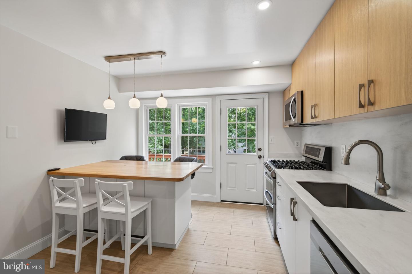 3821 WINTERSET DR, ANNANDALE, Virginia 22003, 4 Bedrooms Bedrooms, ,3 BathroomsBathrooms,Residential,For sale,3821 WINTERSET DR,VAFX2257540 MLS # VAFX2257540