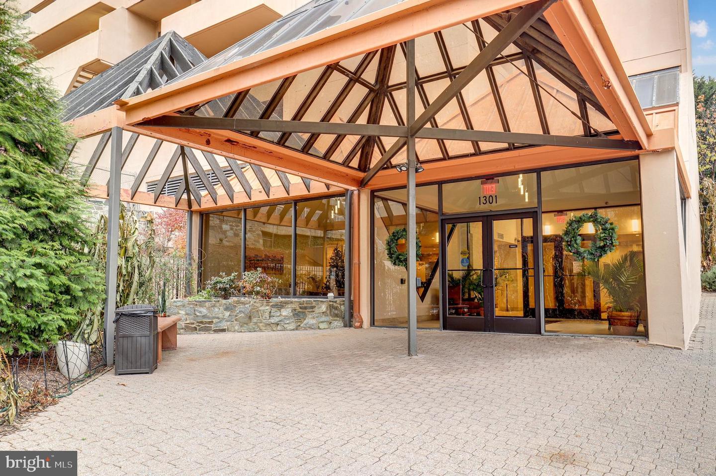 1301 N COURTHOUSE RD #1709, ARLINGTON, Virginia 22201, 1 Bedroom Bedrooms, ,1 BathroomBathrooms,Residential,For sale,1301 N COURTHOUSE RD #1709,VAAR2061376 MLS # VAAR2061376