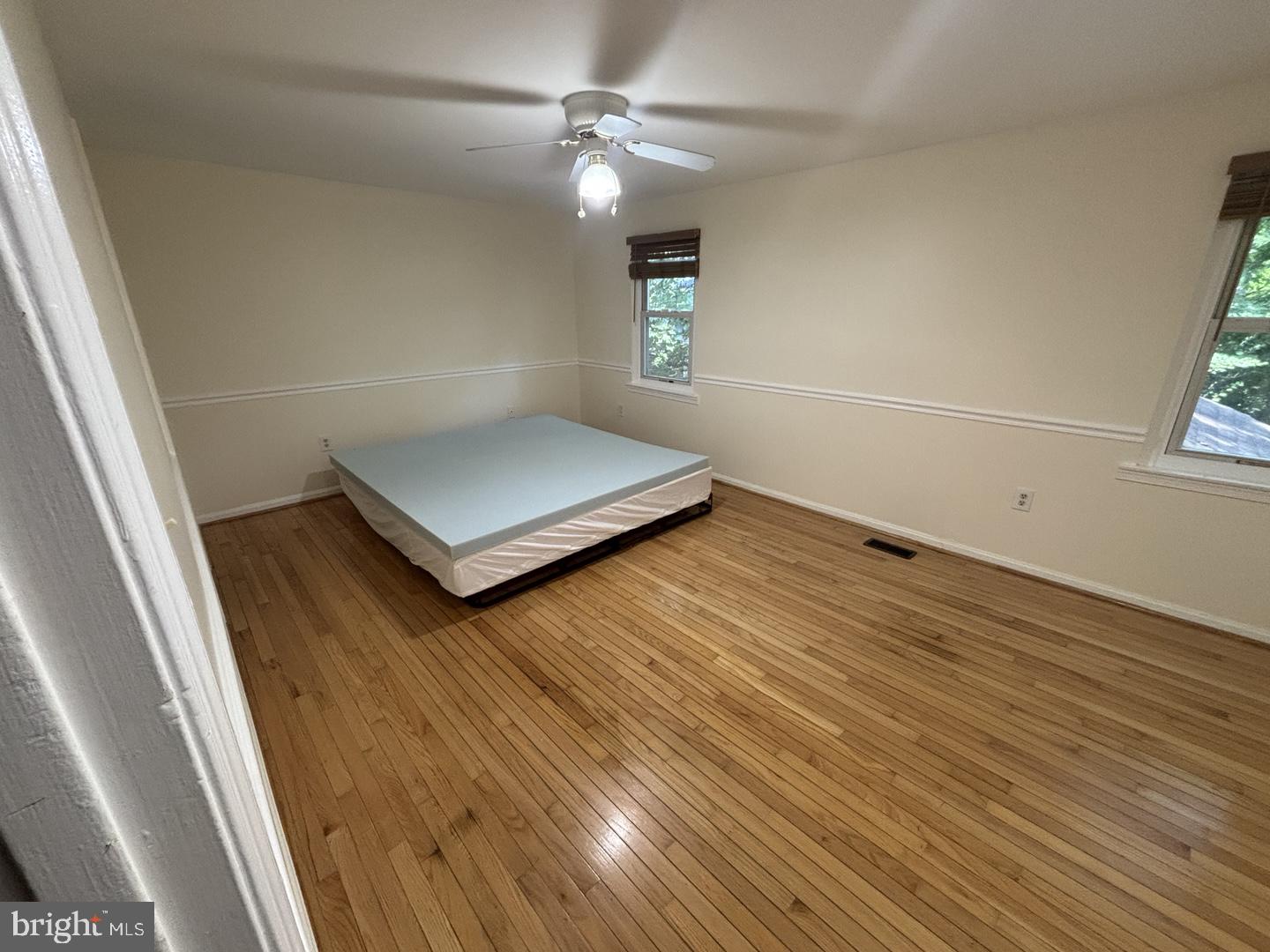 10025 CHESTNUT WOOD LN, BURKE, Virginia 22015, 4 Bedrooms Bedrooms, ,4 BathroomsBathrooms,Residential,For sale,10025 CHESTNUT WOOD LN,VAFX2258086 MLS # VAFX2258086