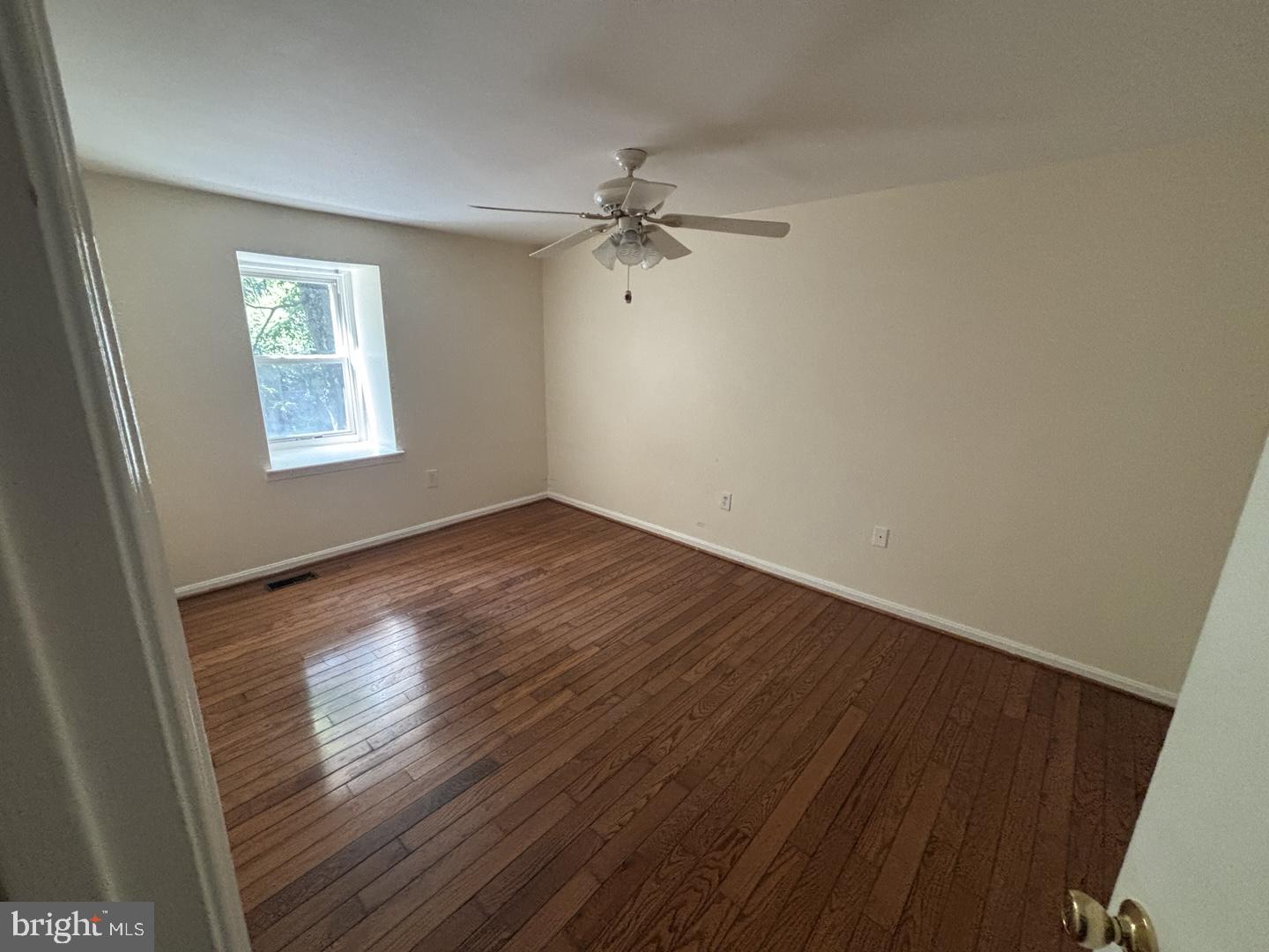 10025 CHESTNUT WOOD LN, BURKE, Virginia 22015, 4 Bedrooms Bedrooms, ,4 BathroomsBathrooms,Residential,For sale,10025 CHESTNUT WOOD LN,VAFX2258086 MLS # VAFX2258086