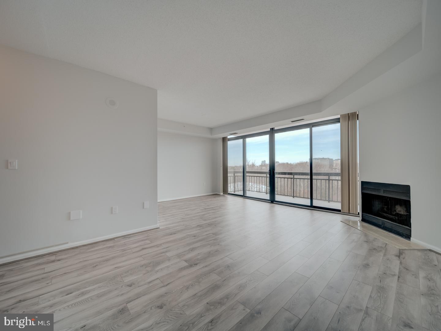 2230 GEORGE C MARSHALL DR #1127, FALLS CHURCH, Virginia 22043, 2 Bedrooms Bedrooms, ,2 BathroomsBathrooms,Residential,For sale,2230 GEORGE C MARSHALL DR #1127,VAFX2258258 MLS # VAFX2258258