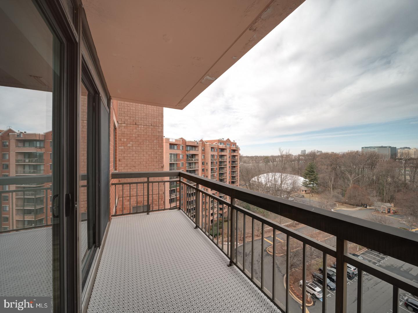 2230 GEORGE C MARSHALL DR #1127, FALLS CHURCH, Virginia 22043, 2 Bedrooms Bedrooms, ,2 BathroomsBathrooms,Residential,For sale,2230 GEORGE C MARSHALL DR #1127,VAFX2258258 MLS # VAFX2258258