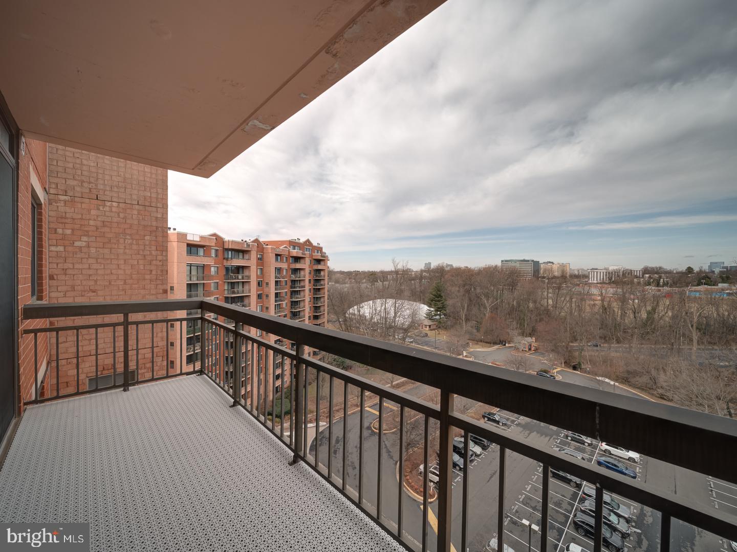 2230 GEORGE C MARSHALL DR #1127, FALLS CHURCH, Virginia 22043, 2 Bedrooms Bedrooms, ,2 BathroomsBathrooms,Residential,For sale,2230 GEORGE C MARSHALL DR #1127,VAFX2258258 MLS # VAFX2258258