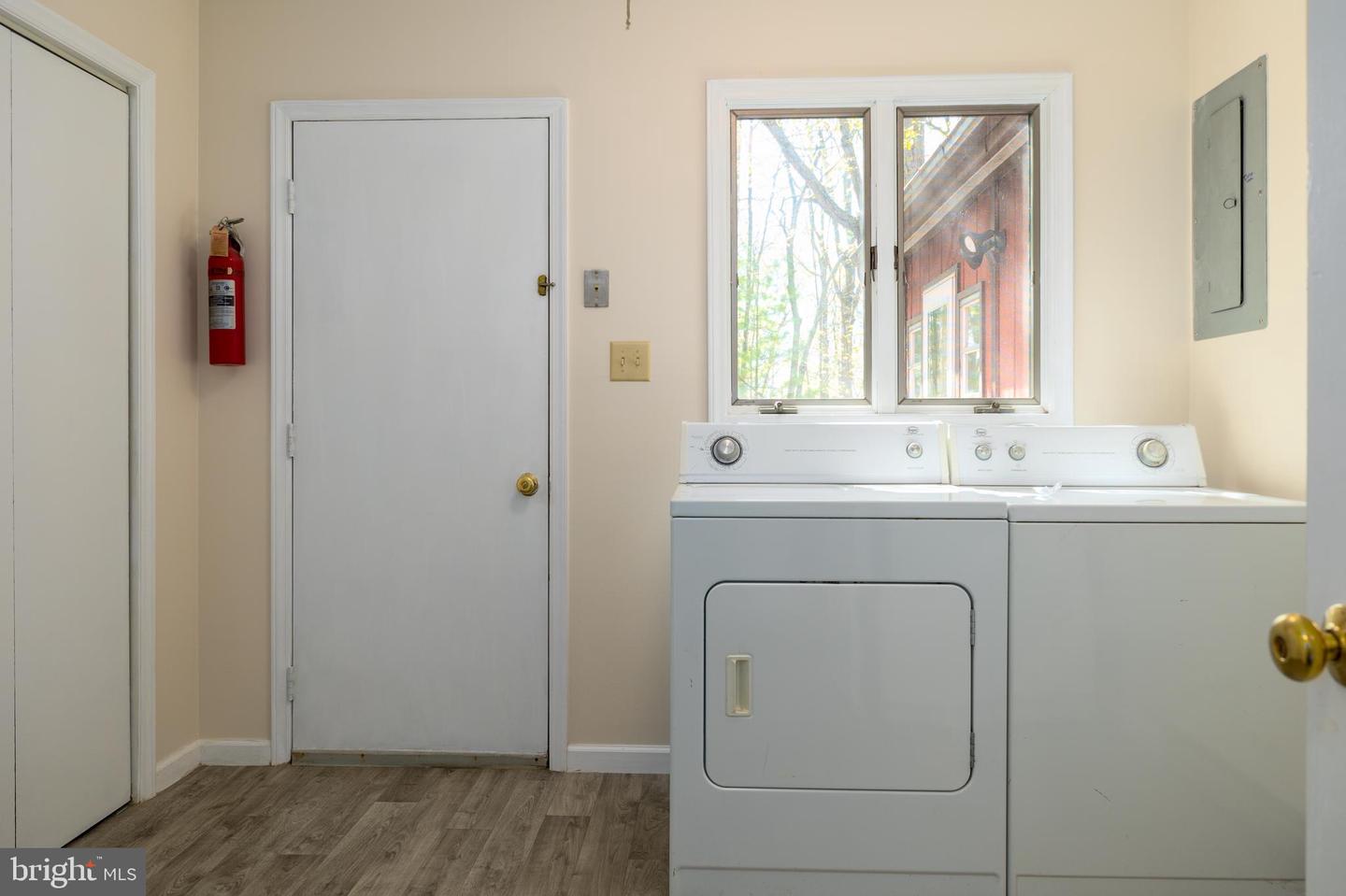 1045 SUNDANCE MOUNTAIN RD, NEW MARKET, Virginia 22844, 4 Bedrooms Bedrooms, ,3 BathroomsBathrooms,Residential,For sale,1045 SUNDANCE MOUNTAIN RD,VASH2012130 MLS # VASH2012130