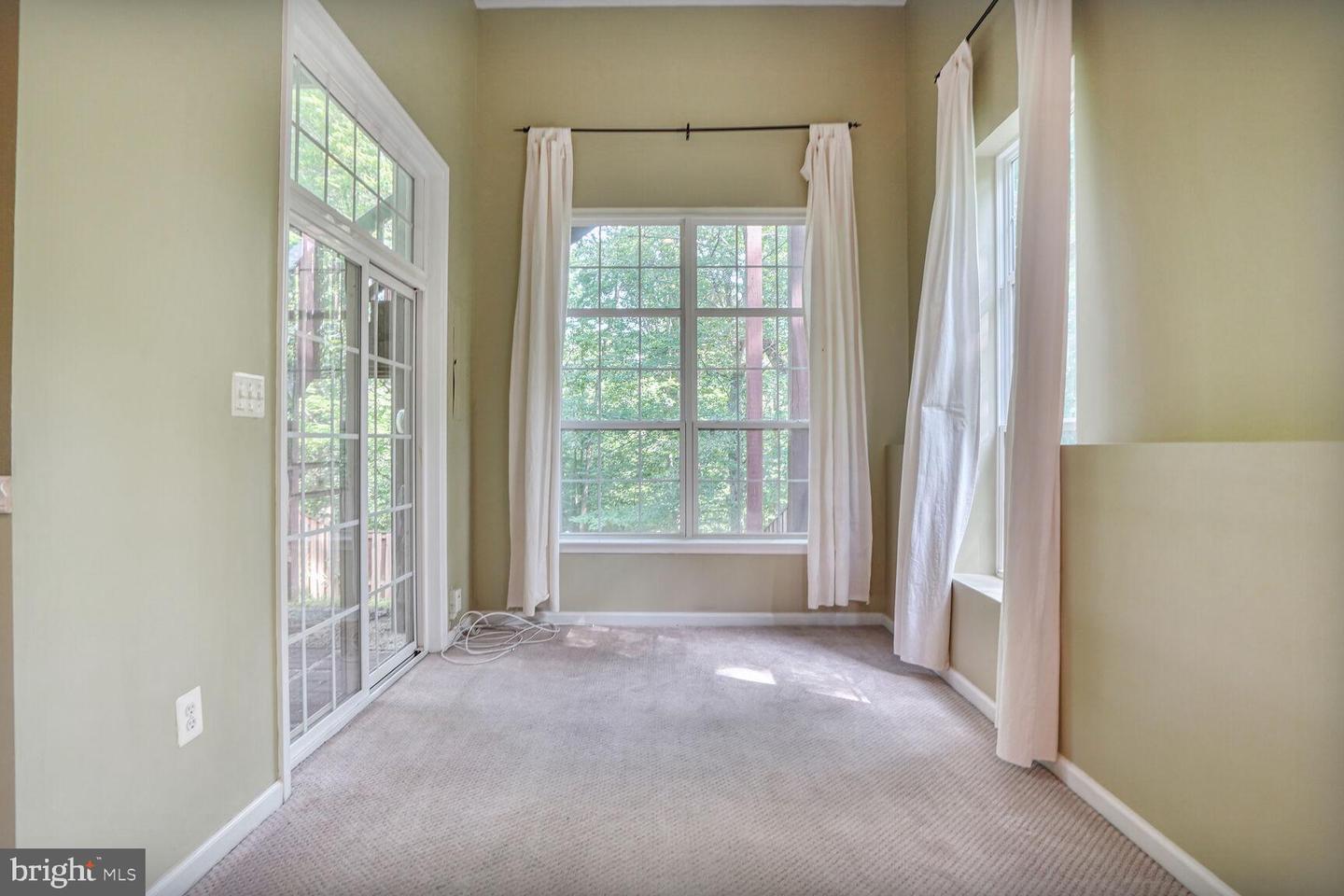 9798 CORBETT PL, MANASSAS PARK, Virginia 20111, 3 Bedrooms Bedrooms, ,3 BathroomsBathrooms,Residential,For sale,9798 CORBETT PL,VAMP2003196 MLS # VAMP2003196