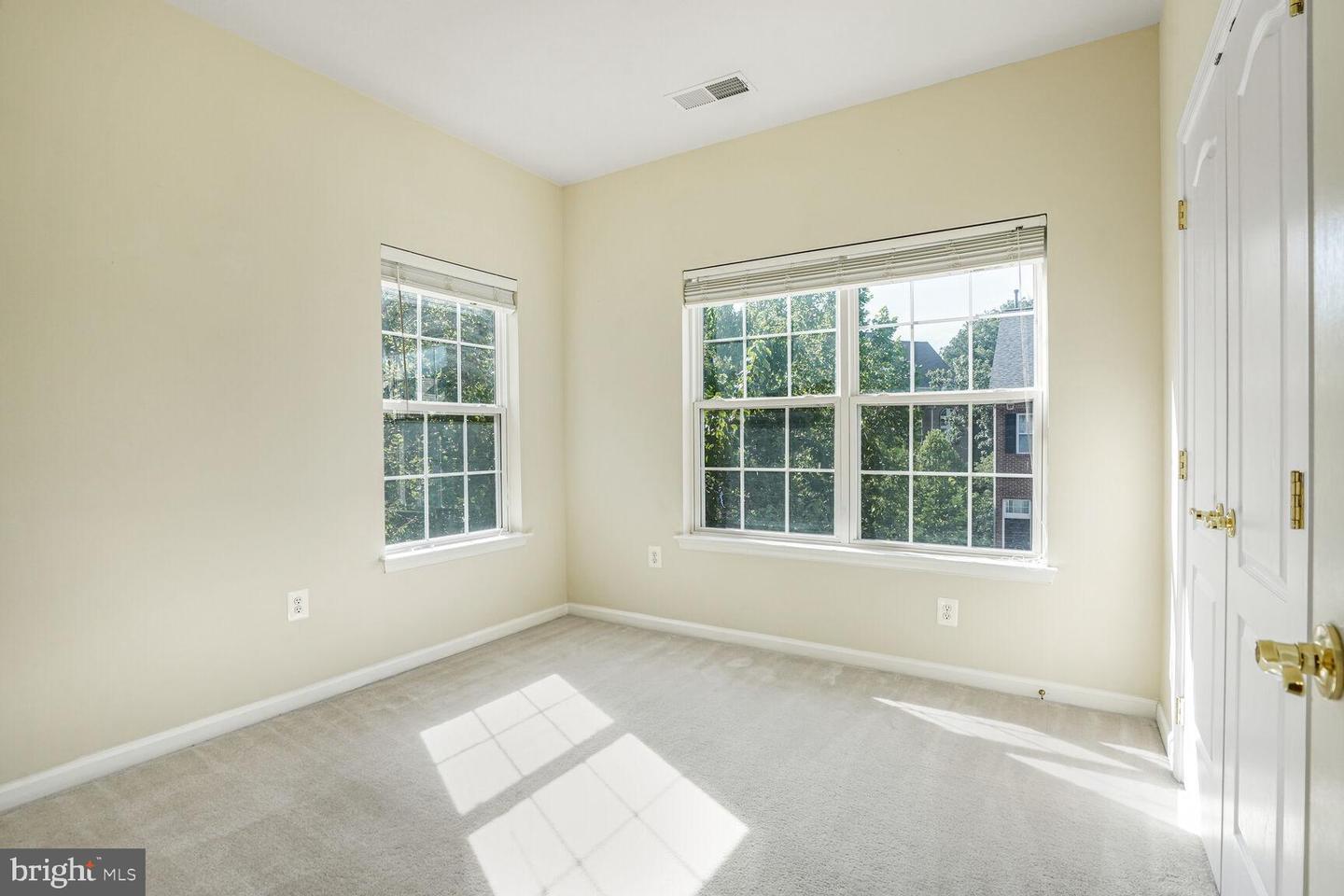 9798 CORBETT PL, MANASSAS PARK, Virginia 20111, 3 Bedrooms Bedrooms, ,3 BathroomsBathrooms,Residential,For sale,9798 CORBETT PL,VAMP2003196 MLS # VAMP2003196