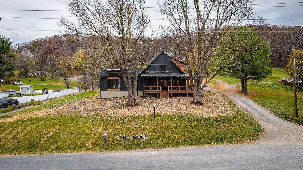 3332 HILL GAP RD, BRIDGEWATER, Virginia 22812, 4 Bedrooms Bedrooms, ,3 BathroomsBathrooms,Residential,3332 HILL GAP RD,658694 MLS # 658694