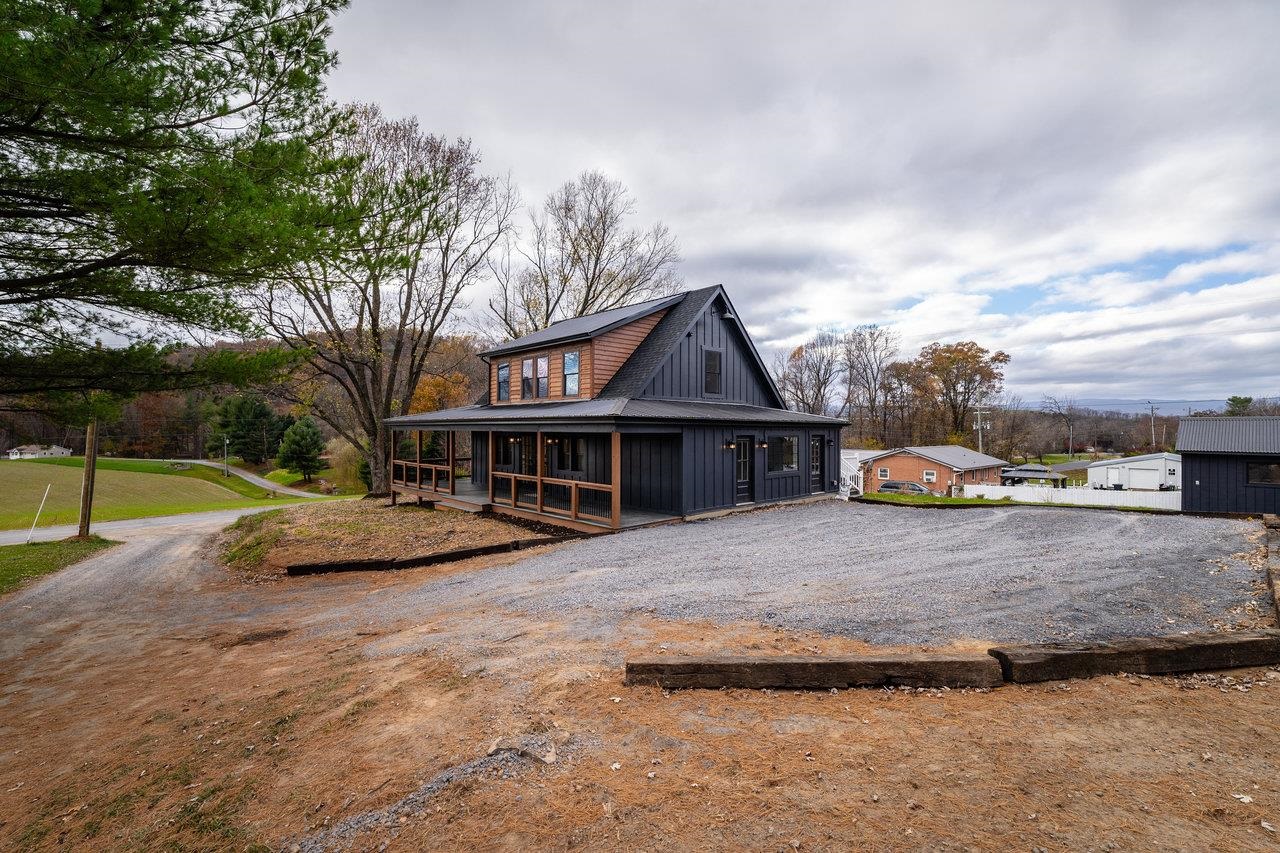 3332 HILL GAP RD, BRIDGEWATER, Virginia 22812, 4 Bedrooms Bedrooms, ,3 BathroomsBathrooms,Residential,3332 HILL GAP RD,658694 MLS # 658694