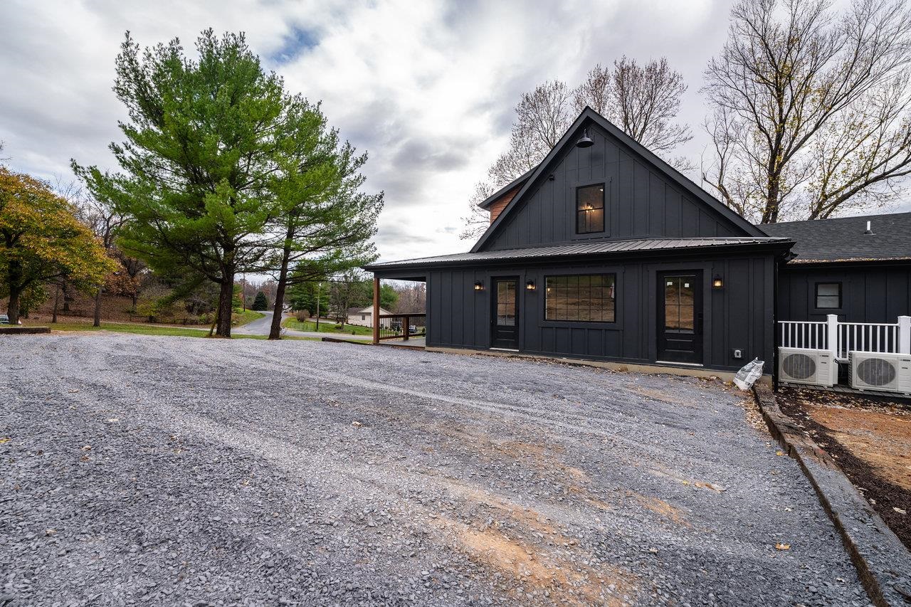 3332 HILL GAP RD, BRIDGEWATER, Virginia 22812, 4 Bedrooms Bedrooms, ,3 BathroomsBathrooms,Residential,3332 HILL GAP RD,658694 MLS # 658694