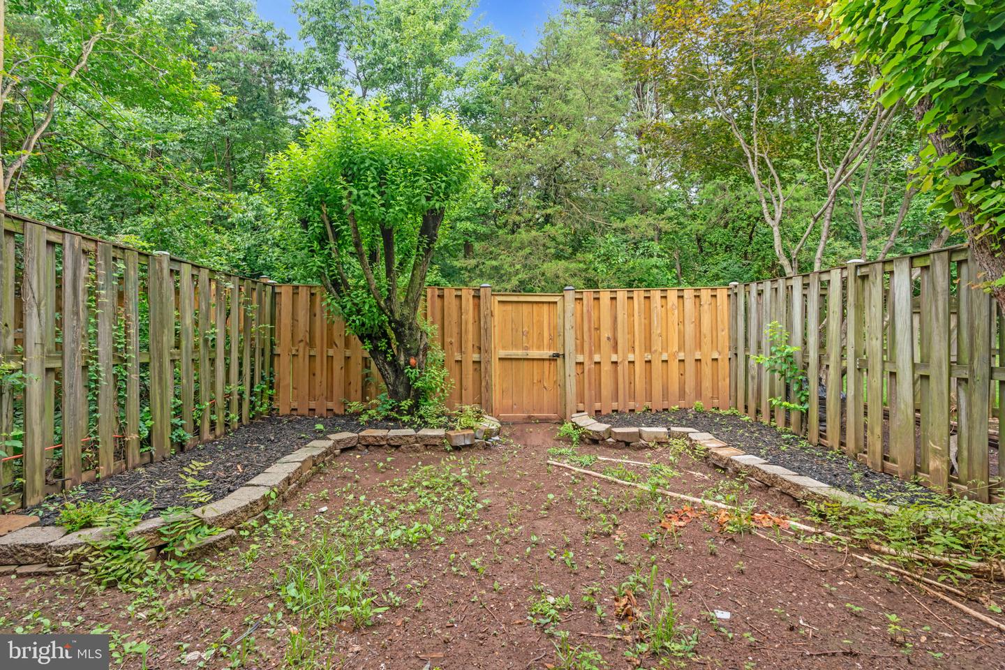 14680 STONE CROSSING CT, CENTREVILLE, Virginia 20120, 3 Bedrooms Bedrooms, 3 Rooms Rooms,3 BathroomsBathrooms,Residential,For sale,14680 STONE CROSSING CT,VAFX2244070 MLS # VAFX2244070