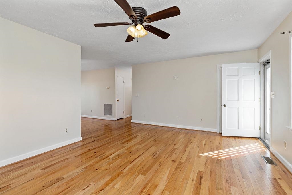 197 TINKLING SPRING RD, FISHERSVILLE, Virginia 22939, 4 Bedrooms Bedrooms, ,2 BathroomsBathrooms,Residential,Clatterbaugh,197 TINKLING SPRING RD,667287 MLS # 667287