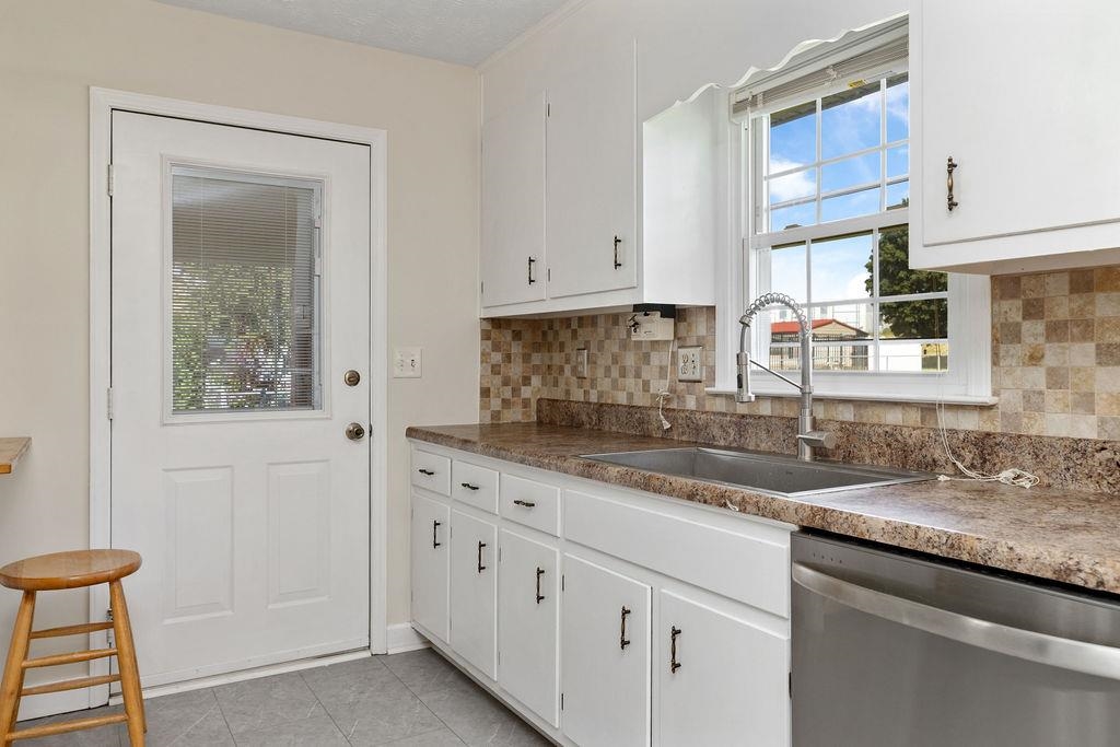 197 TINKLING SPRING RD, FISHERSVILLE, Virginia 22939, 4 Bedrooms Bedrooms, ,2 BathroomsBathrooms,Residential,Clatterbaugh,197 TINKLING SPRING RD,667287 MLS # 667287