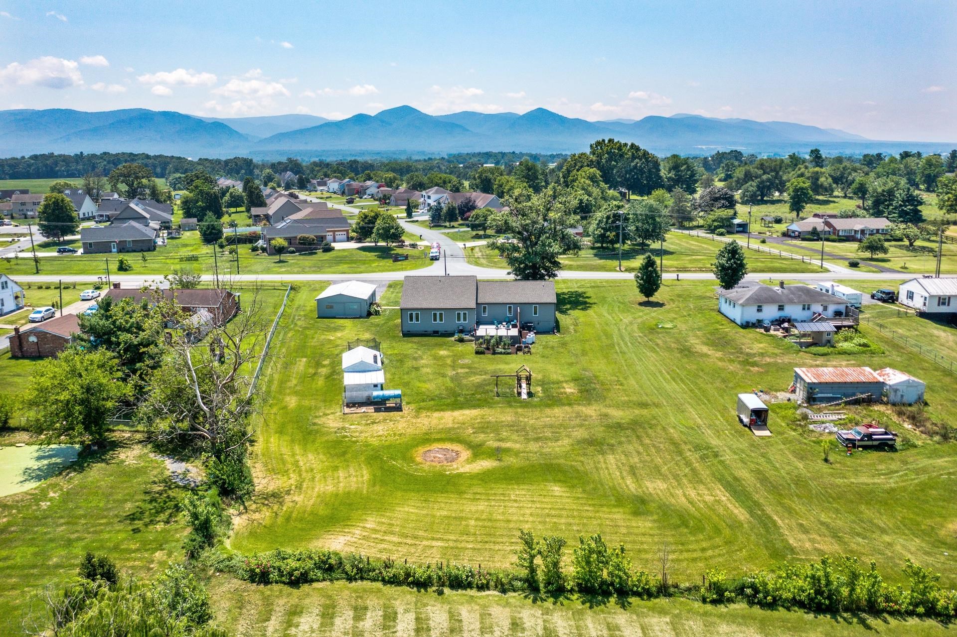 9133 MCGAHEYSVILLE RD, MCGAHEYSVILLE, Virginia 22840, 4 Bedrooms Bedrooms, ,3 BathroomsBathrooms,Residential,9133 MCGAHEYSVILLE RD,667289 MLS # 667289