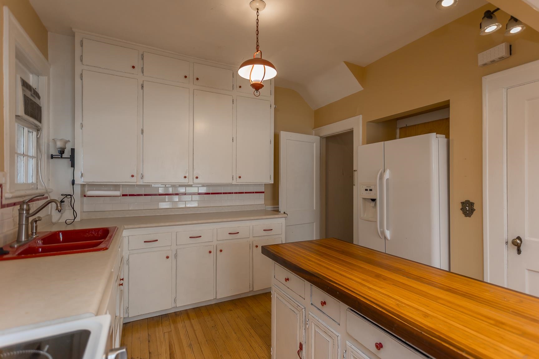 355-357 FRANKLIN ST, HARRISONBURG, Virginia 22801, 6 Bedrooms Bedrooms, ,2 BathroomsBathrooms,Residential,355-357 FRANKLIN ST,667291 MLS # 667291